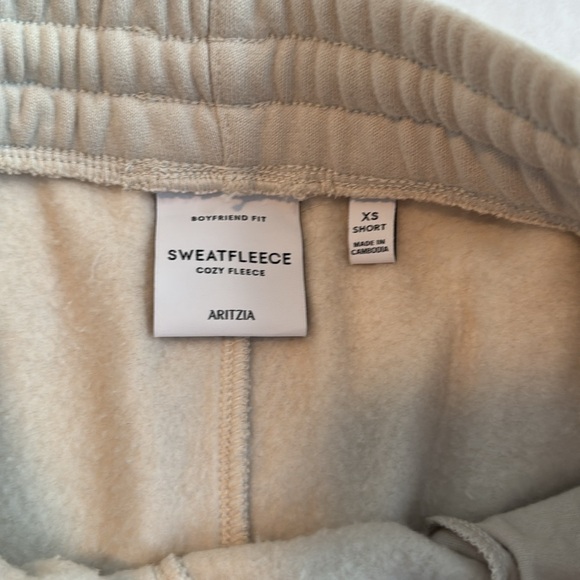 Aritzia cozy fleece boyfriend fit xs short pant - Picture 3 of 4